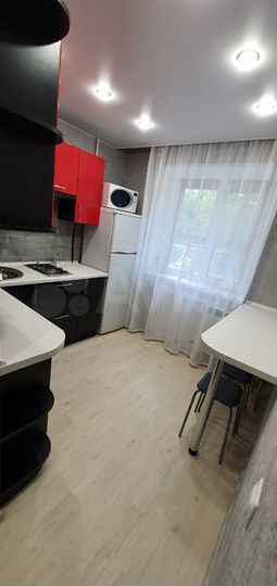 2-к. квартира, 52 м², 1/4 эт.