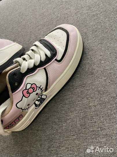 Кроссовки bershka hello kitty