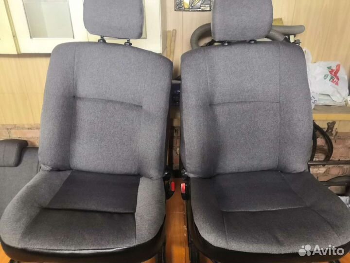 Перетяжка и ремонт мягкой мебели и сидений авто