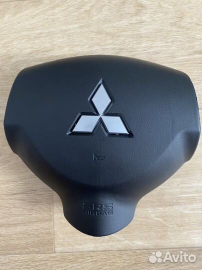 Крышка в руль/airbag/Заглушка Мицубиси Лансер 10