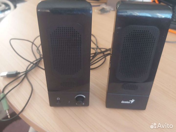Компьютерные колонки genius