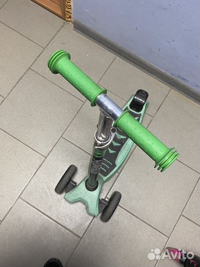 Самокат трехколесный