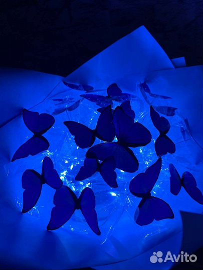 Светящиеся бабочки в коробке Букеты из бабочек