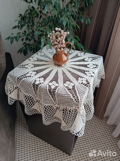 Вязаная ажурная чайная скатерть Салфетки