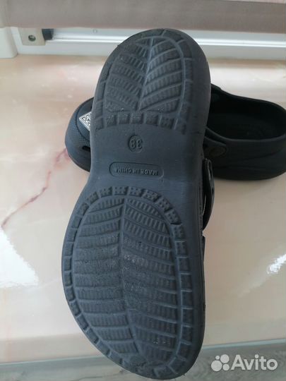 Шлепки девочка