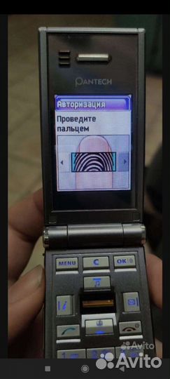 Телефон Pantech GL100