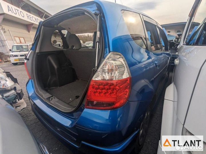 Стойка подвески передний правый honda FIT