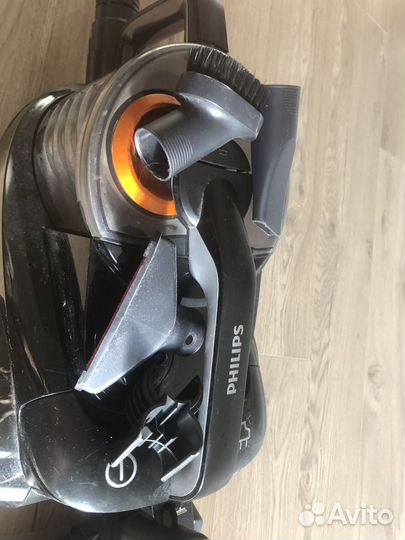 Пылесос Philips сломан