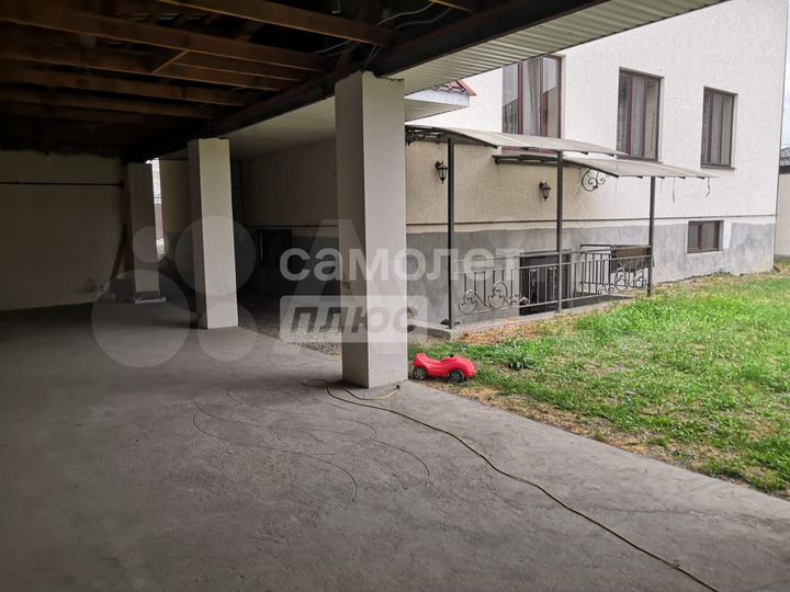 Дом 450 м² на участке 12 сот.