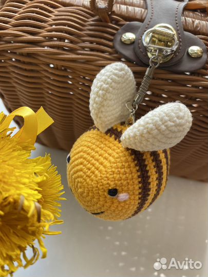 Вязаный брелок, подвеска, обвес на сумку