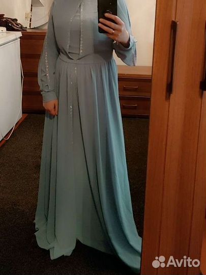 Вечернее платье со шлейфом