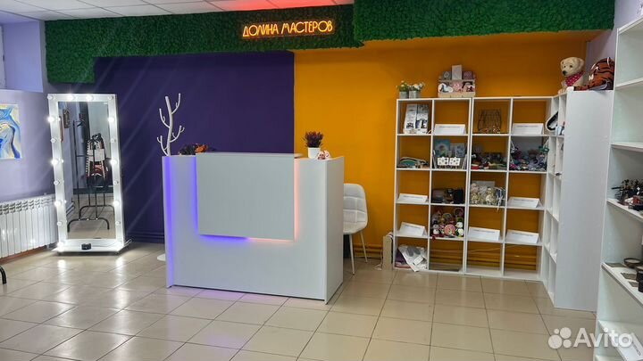 Стойка ресепшн