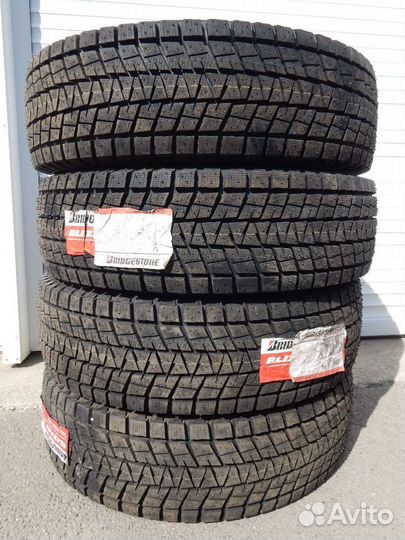 Bridgestone Blizzak DM-V1 255/55 R18