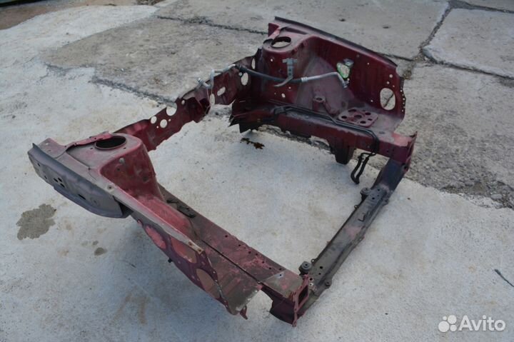 Передняя часть кузова на Subaru Forester