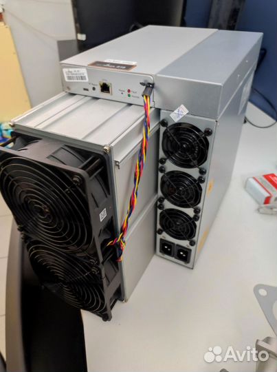 Asic майнер Bitmain Antminer S19