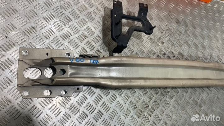 Усилитель бампера передний Volvo V60 FW48