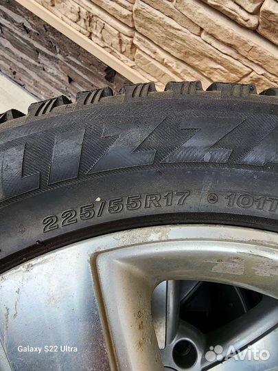 Bridgestone Blizzak Spike-01 225/55 R17