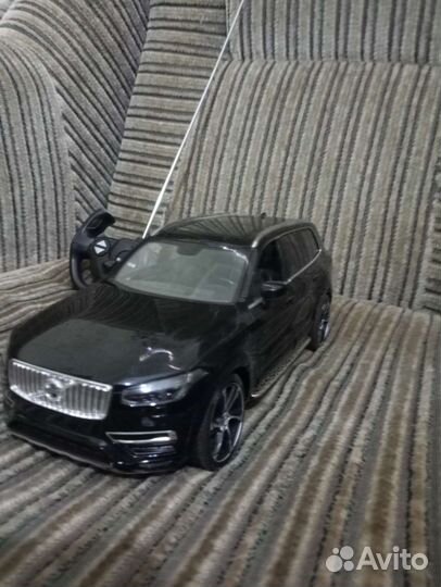 Машина на пульте управления volvo