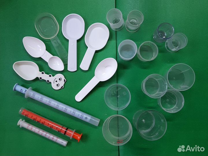Мерный стаканчик, шприц, ложка