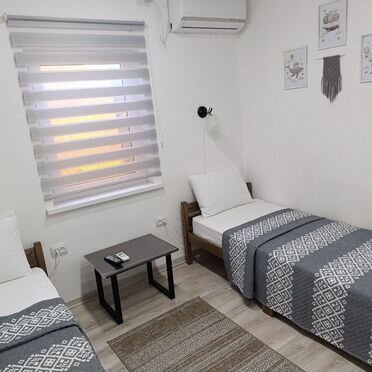 Комната 33 м² в 2-к., 1/2 эт.
