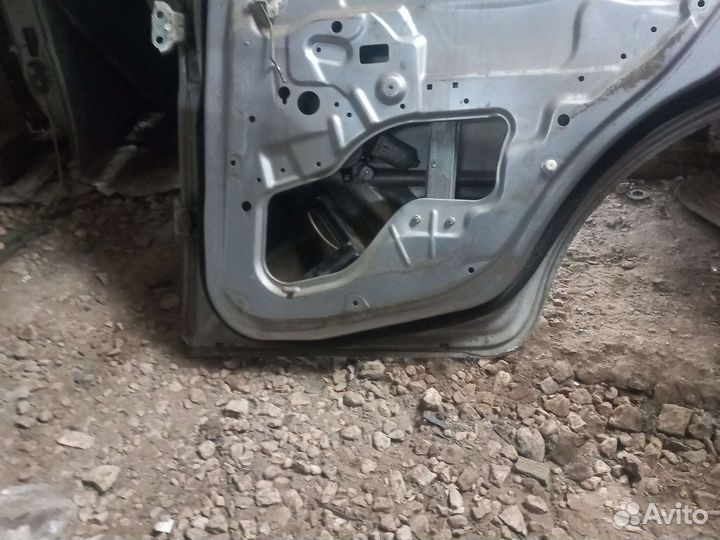 Задняя правая дверь на шевроле авео