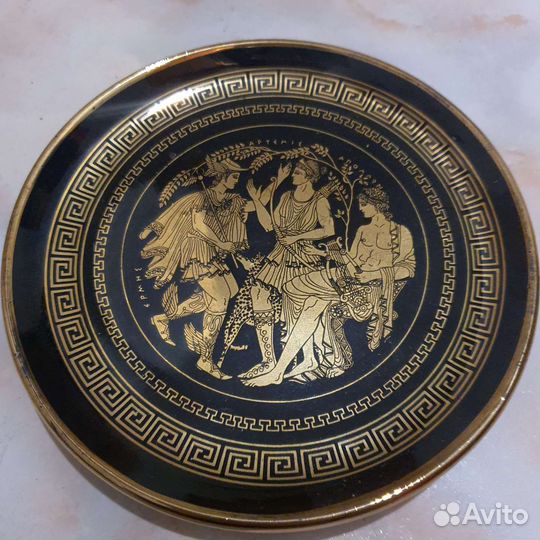 Настенные тарелки из разных стран