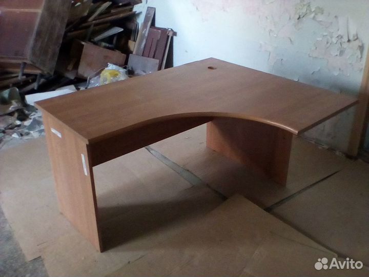 Стол угловой