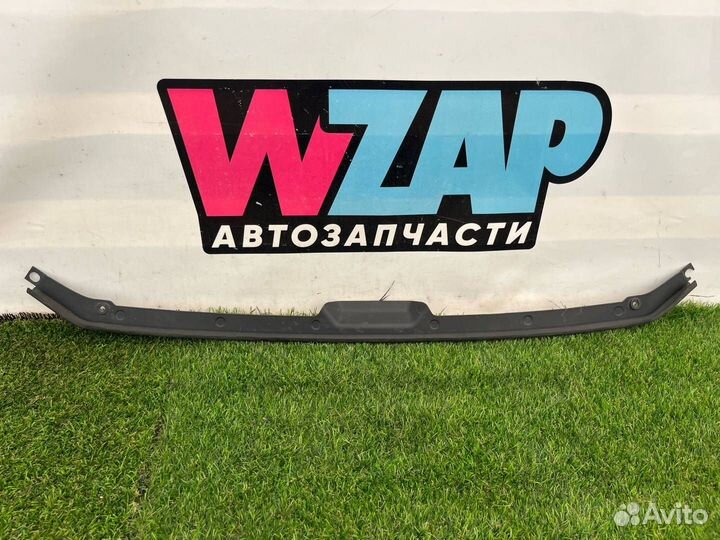 Уплотнитель капота Audi A8 D5 (2017 - 2024)