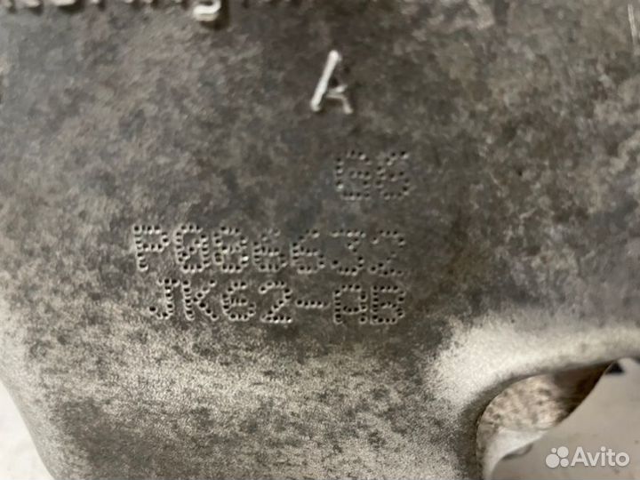 Кулак поворотный передний правый Land Rover Range