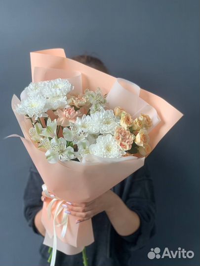 Яркие букеты из живых цветов