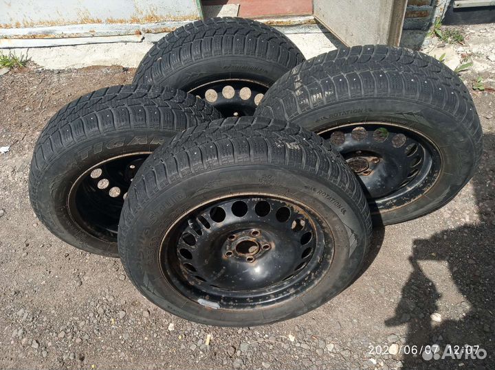 Tigar Sigura Stud 205/60 R16 96T