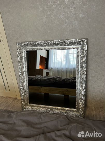 Зеркало в багетной раме