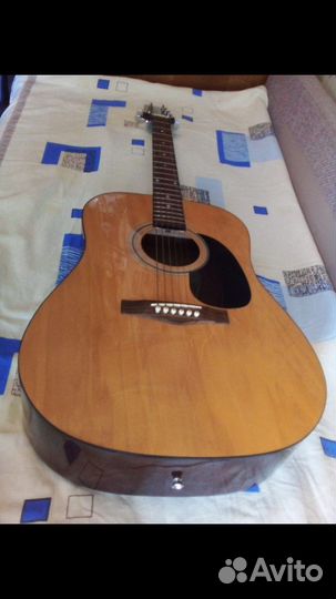 Акустическая гитара