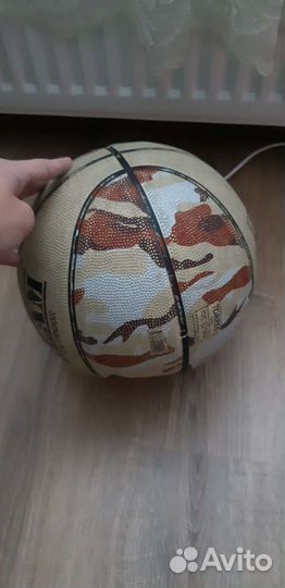 Баскетбольный мяч