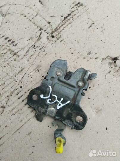 Замок багажника Hyundai accent 1