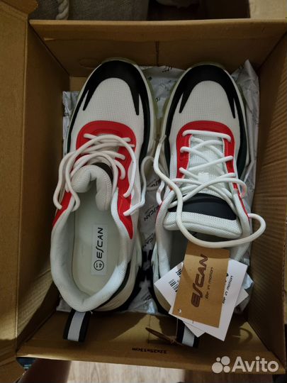 Кроссовки Escan