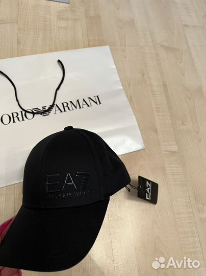 Новая бейсболка Emporio Armani Ea7 оригинал