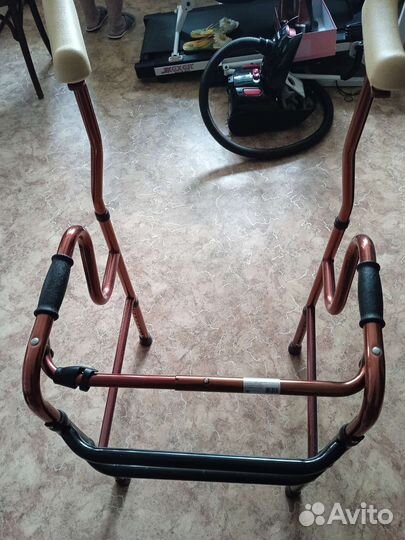 Ходунки для взрослых инвалидов