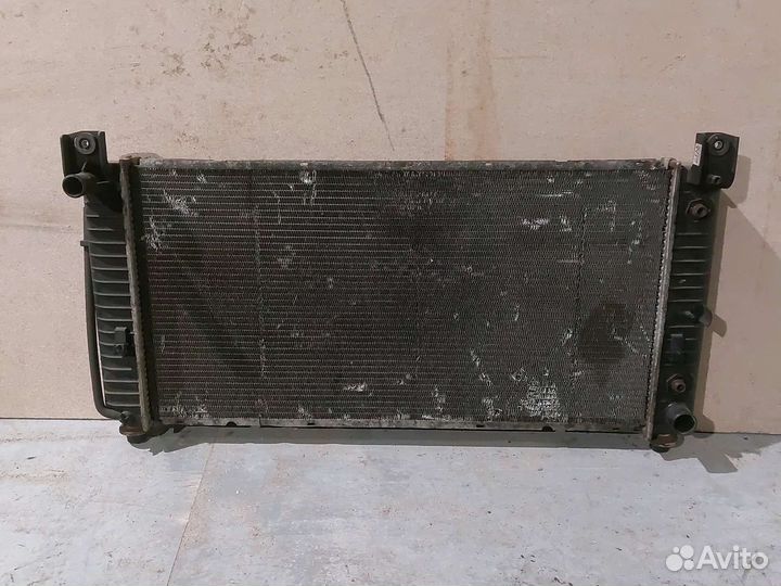 Шевроле тахо 2003 радиатор охлаждения
