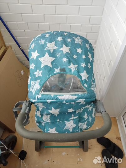 Детская прогулочная коляска