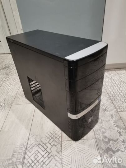 Корпус для компьютера с дисководом