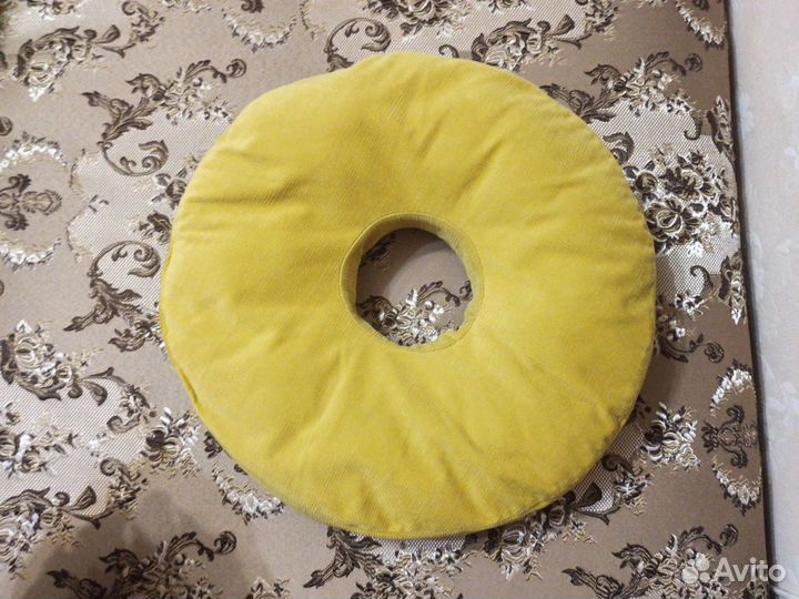 Подушка пончик