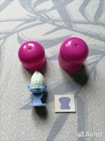 Киндер игрушка тролли