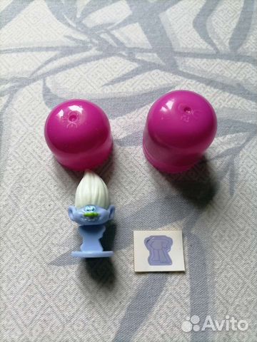 Киндер игрушка тролли