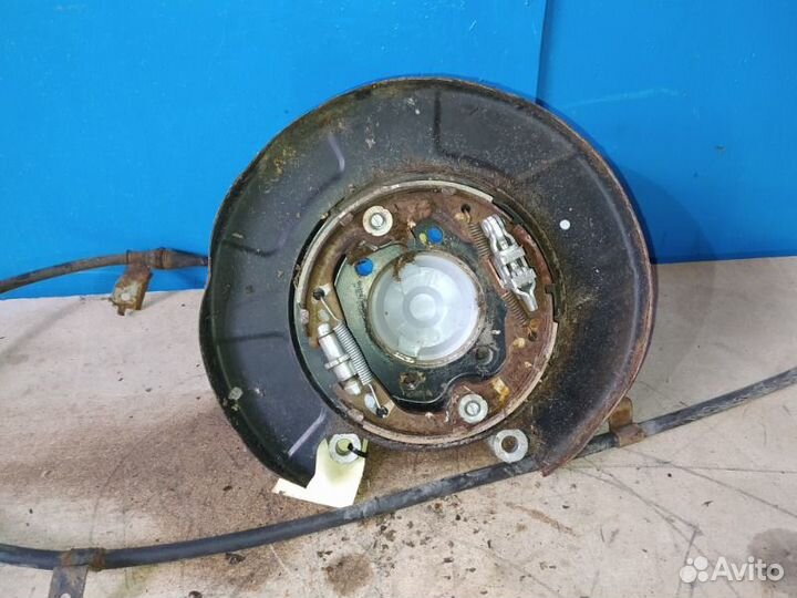 Кулак поворотный задний левый Nissan Teana L33