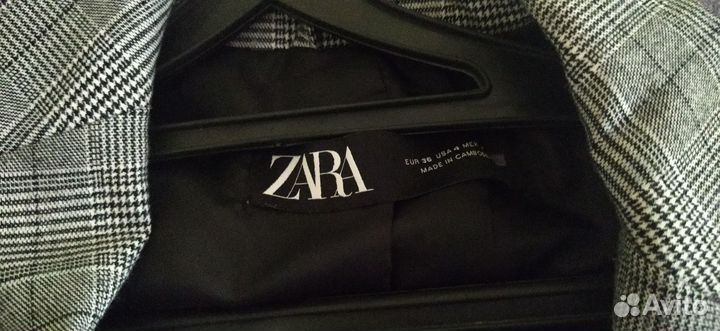 Пиджак в мелкую клетку Zara