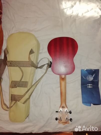 Гитара новая