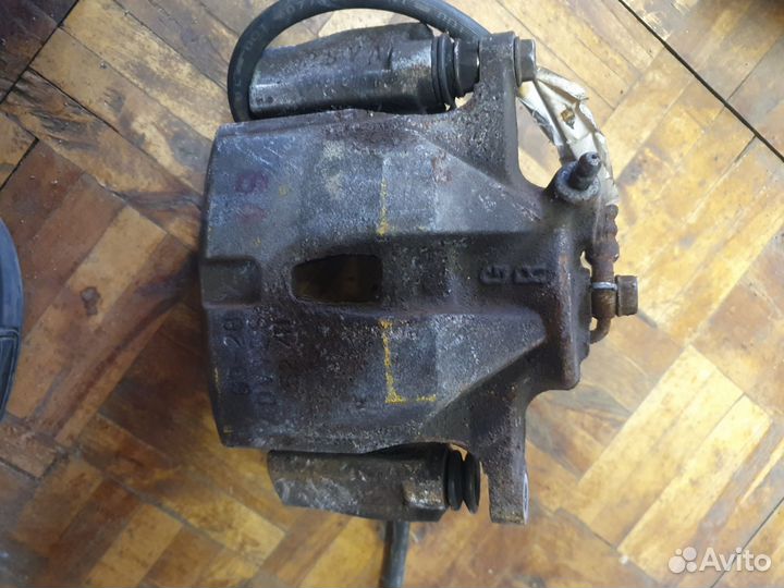 Тормозной суппорт toyota wish 20