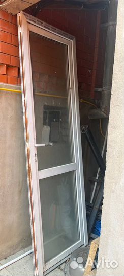 Дверь пластиковая б.у