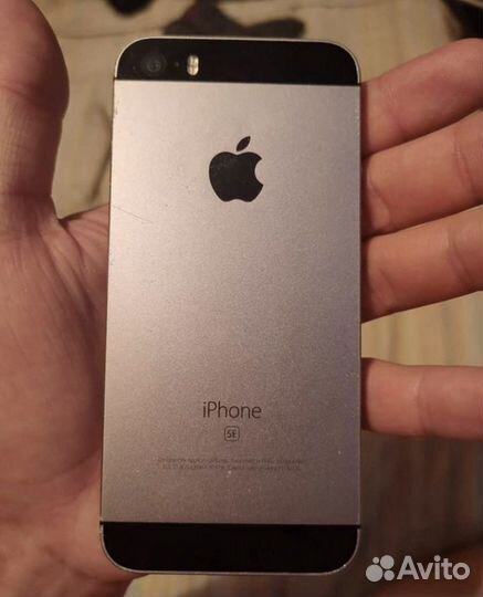 iPhone SE, 64 ГБ